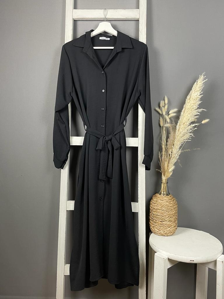 Schlichtes Longdress mit Gürtel