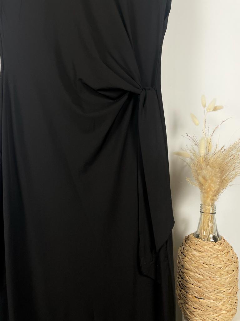 Unifarbenes Kleid mit Wrap-Details