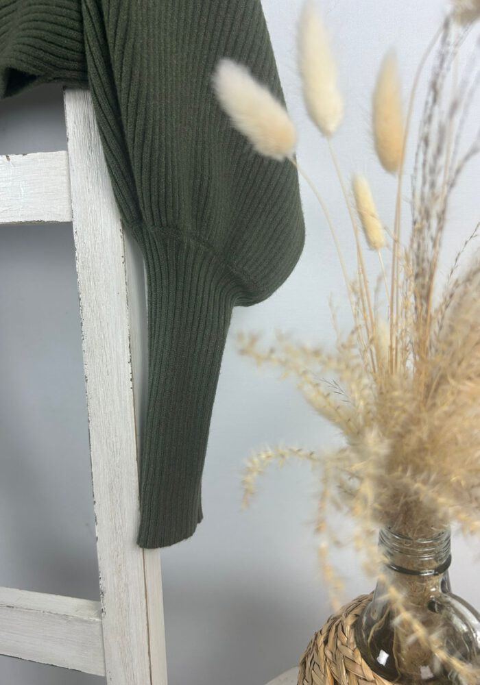 Crop-Pullover mit schmal zulaufenden Ärmel