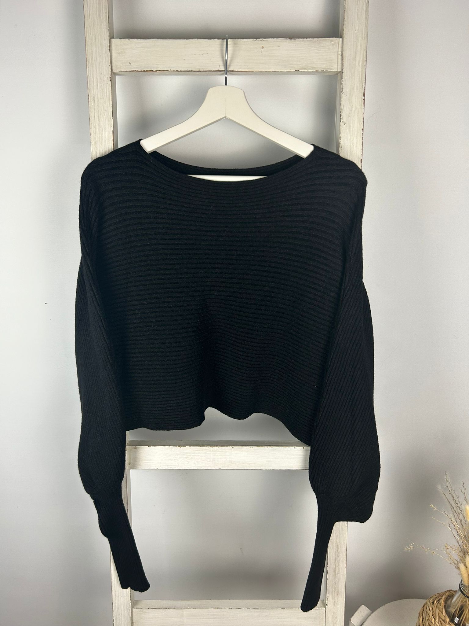 Crop-Pullover mit schmal zulaufenden Ärmel