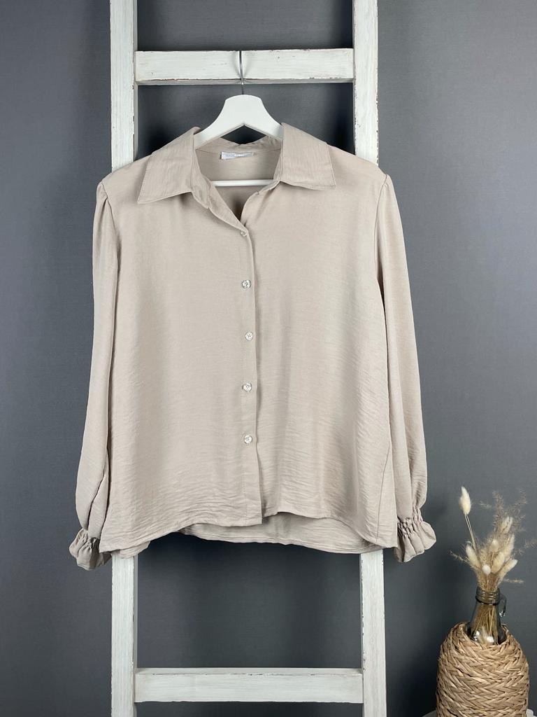 Bluse mit Raffung am Ärmel