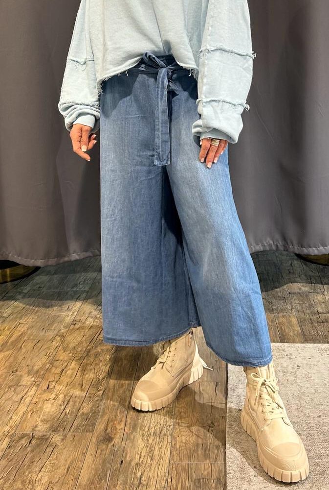 Herrlicher Jeans-Culotte mit weitem Bein
