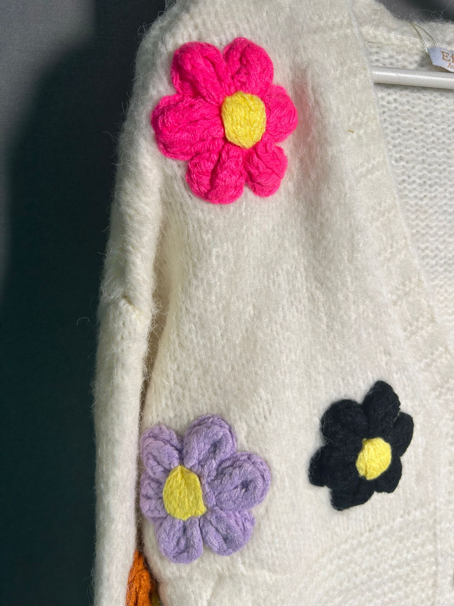 Cardigan mit 3D Blumen