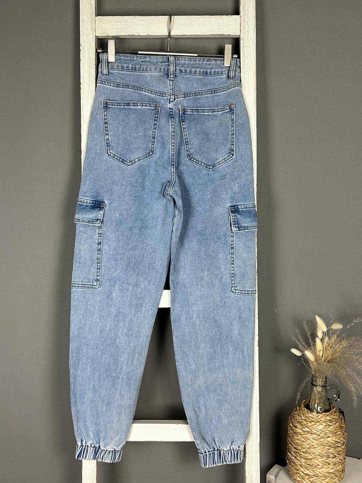 Jeans Cargo mit heller Waschung