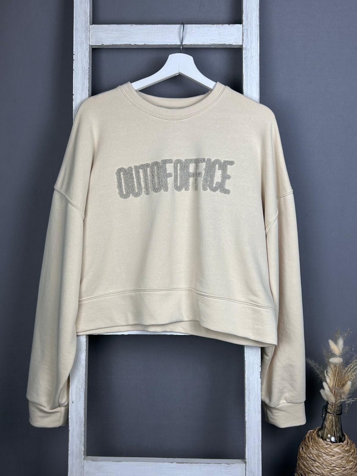 Sweater mit Flokati ” OUT OF OFFICE”