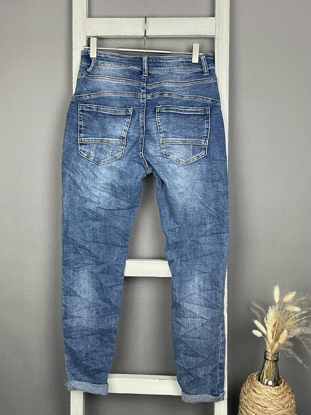 Skinny Boyfriend Jeans mit Knopfleiste & dunklere Waschung
