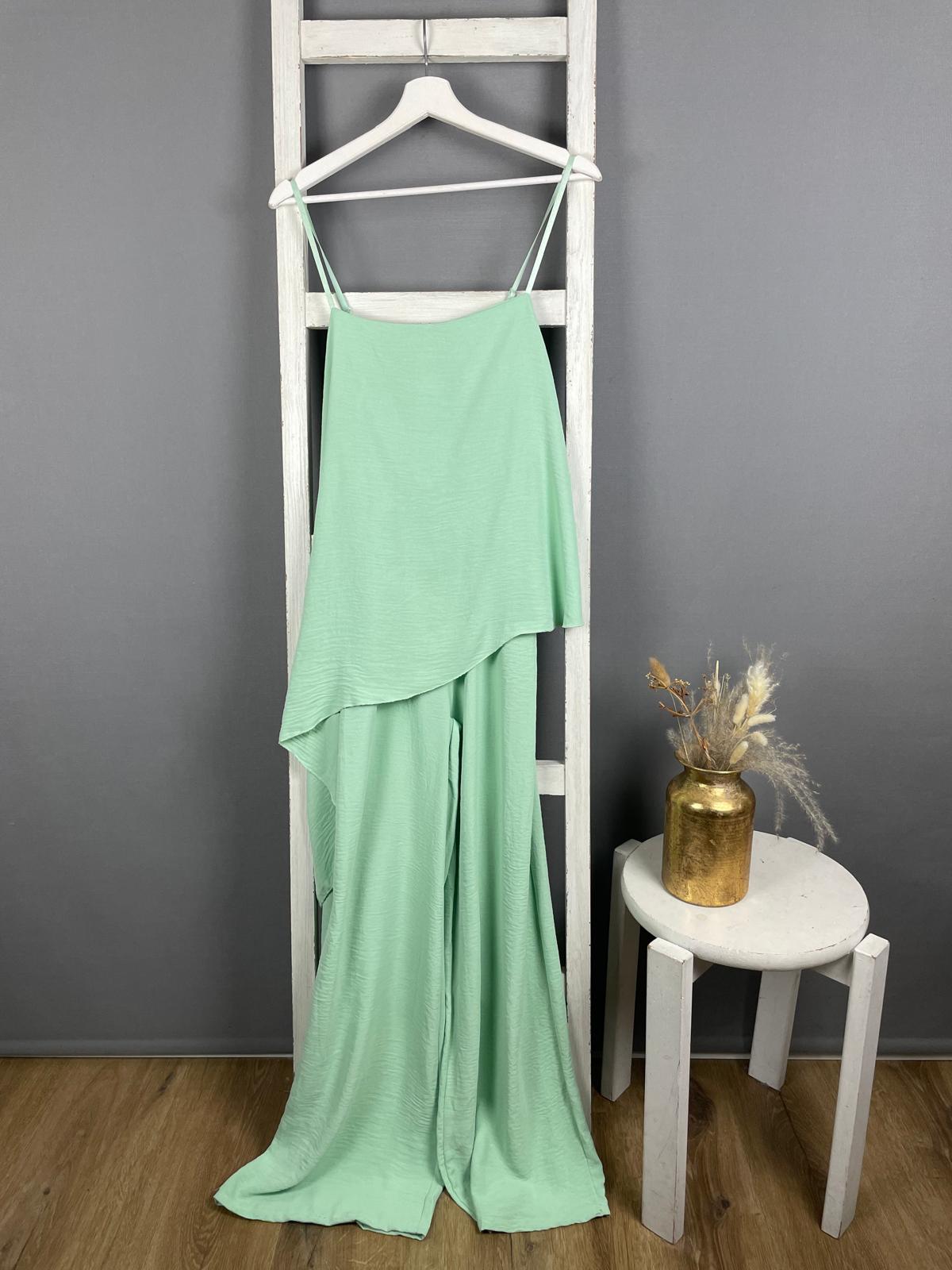 Jumpsuit mit asymmetrischem Schnitt