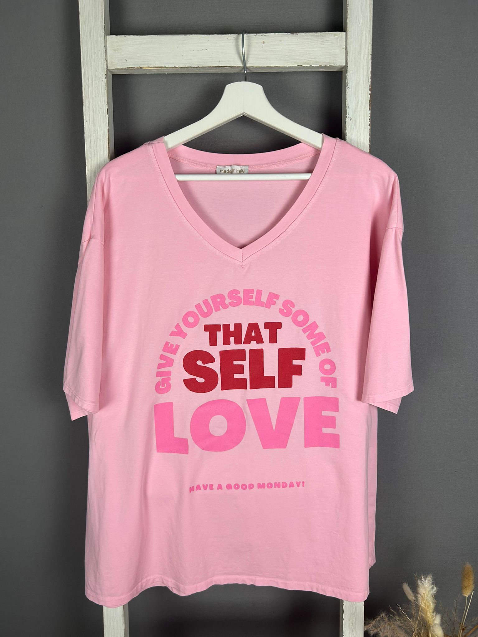 T-Shirt mit THAT SELF LOVE Druck