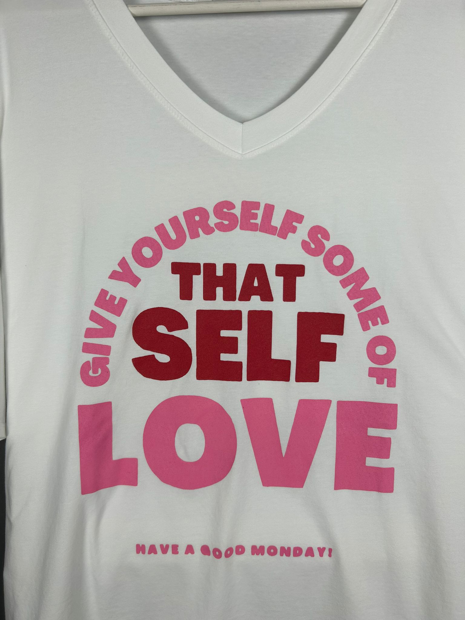 T-Shirt mit THAT SELF LOVE Druck