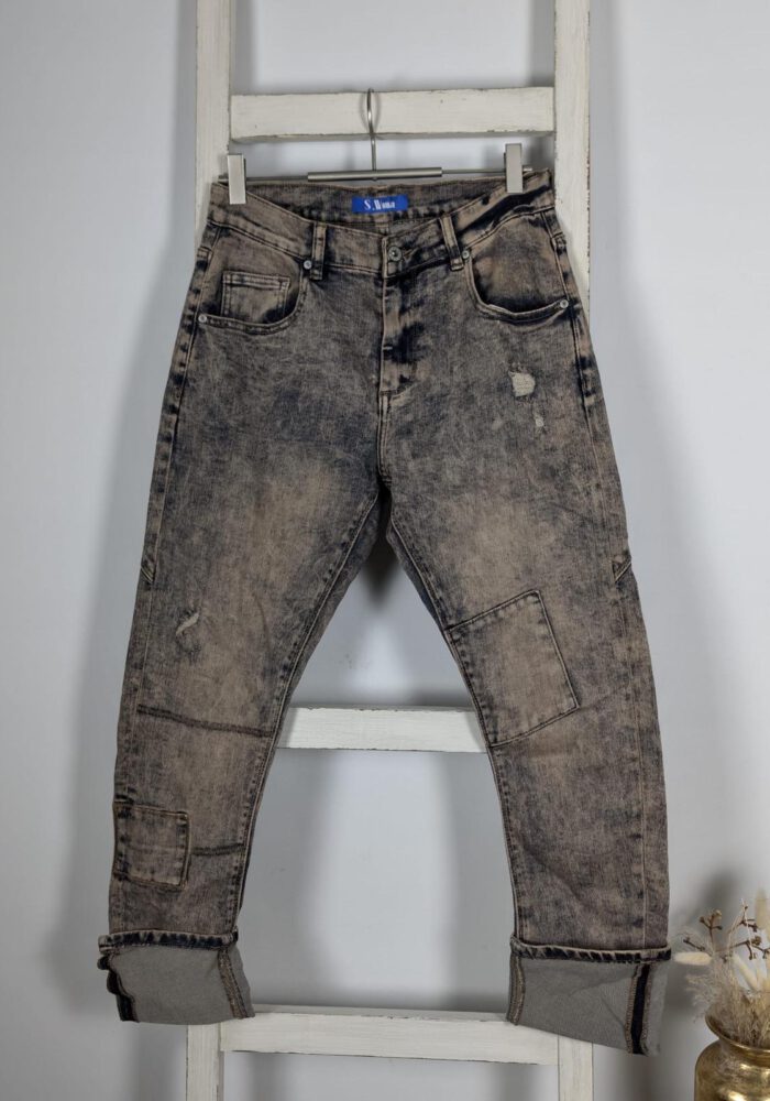 Destroyed Jeans im Acid Washed