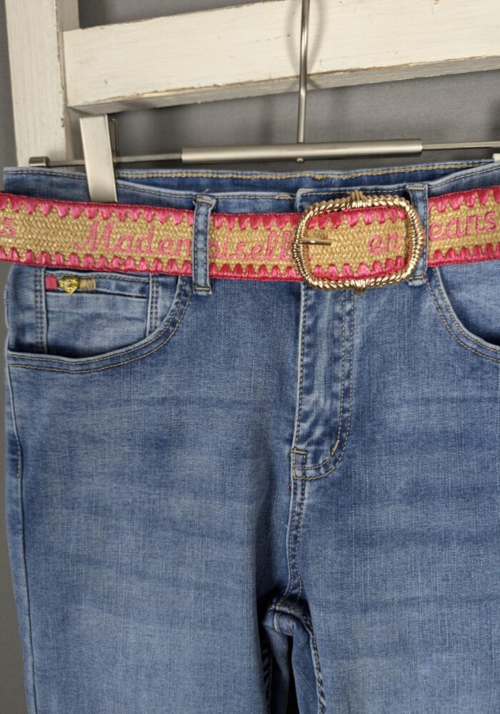 Bootcut Jeans mit Bastgürtel