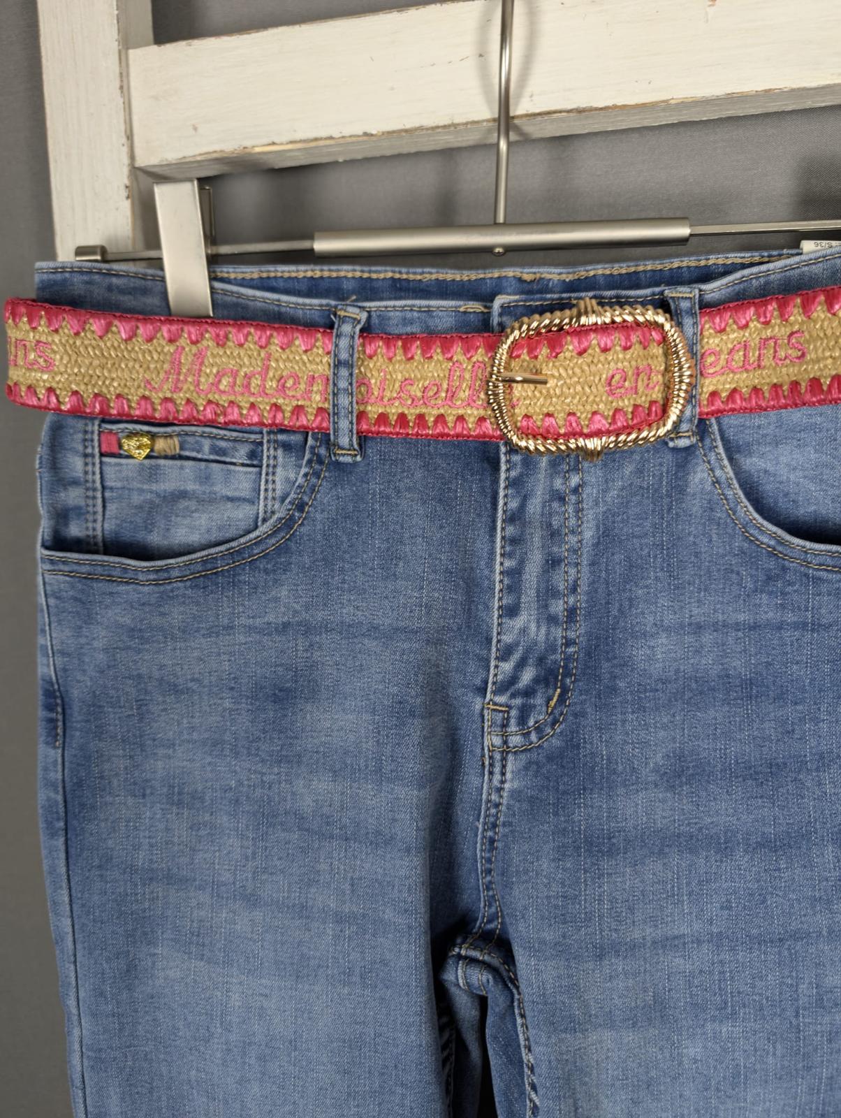 Bootcut Jeans mit Bastgürtel