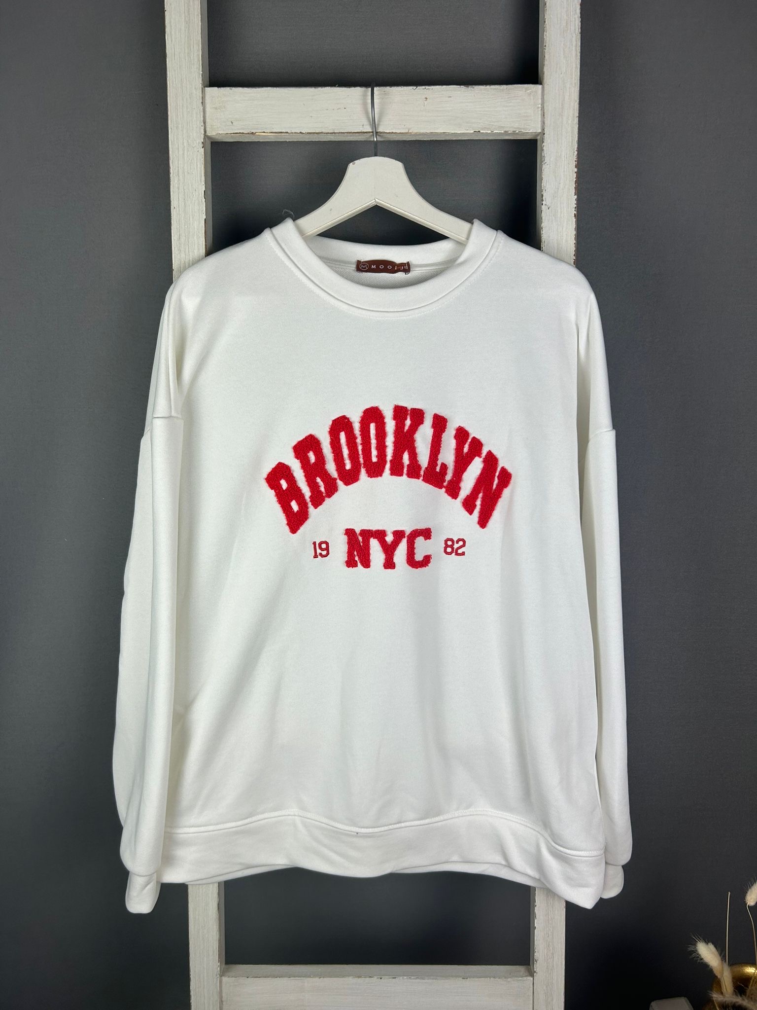 Sweater mit BROOKLYN Flokati Druck 1982