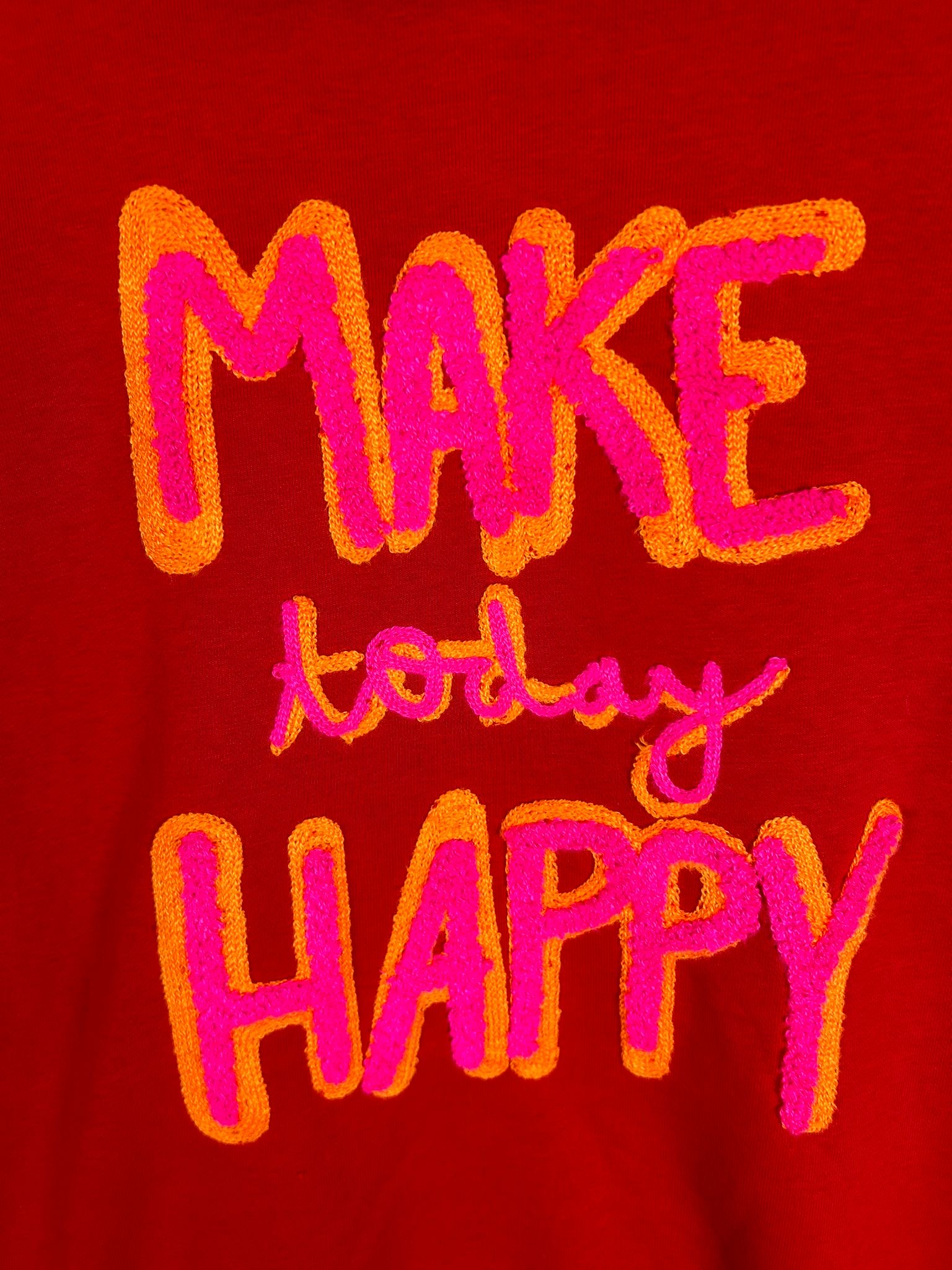 Backprint Hoodie mit “HAPPY” Flokati Aufdruck