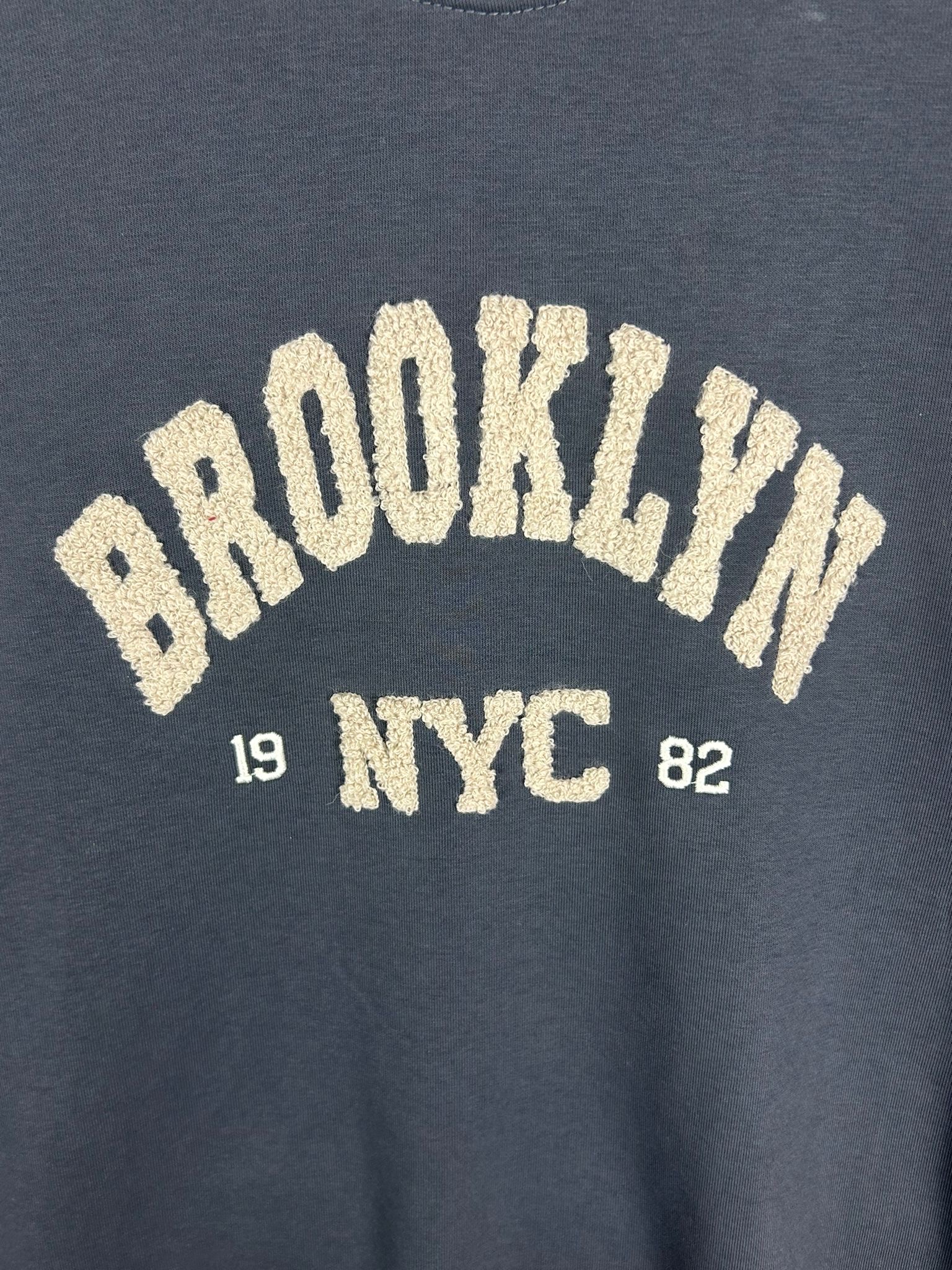 Sweater mit BROOKLYN Flokati Druck 1982