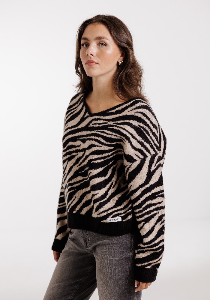 Kleinigkeit WOLLMA DREIECK JACQUARD Pullover