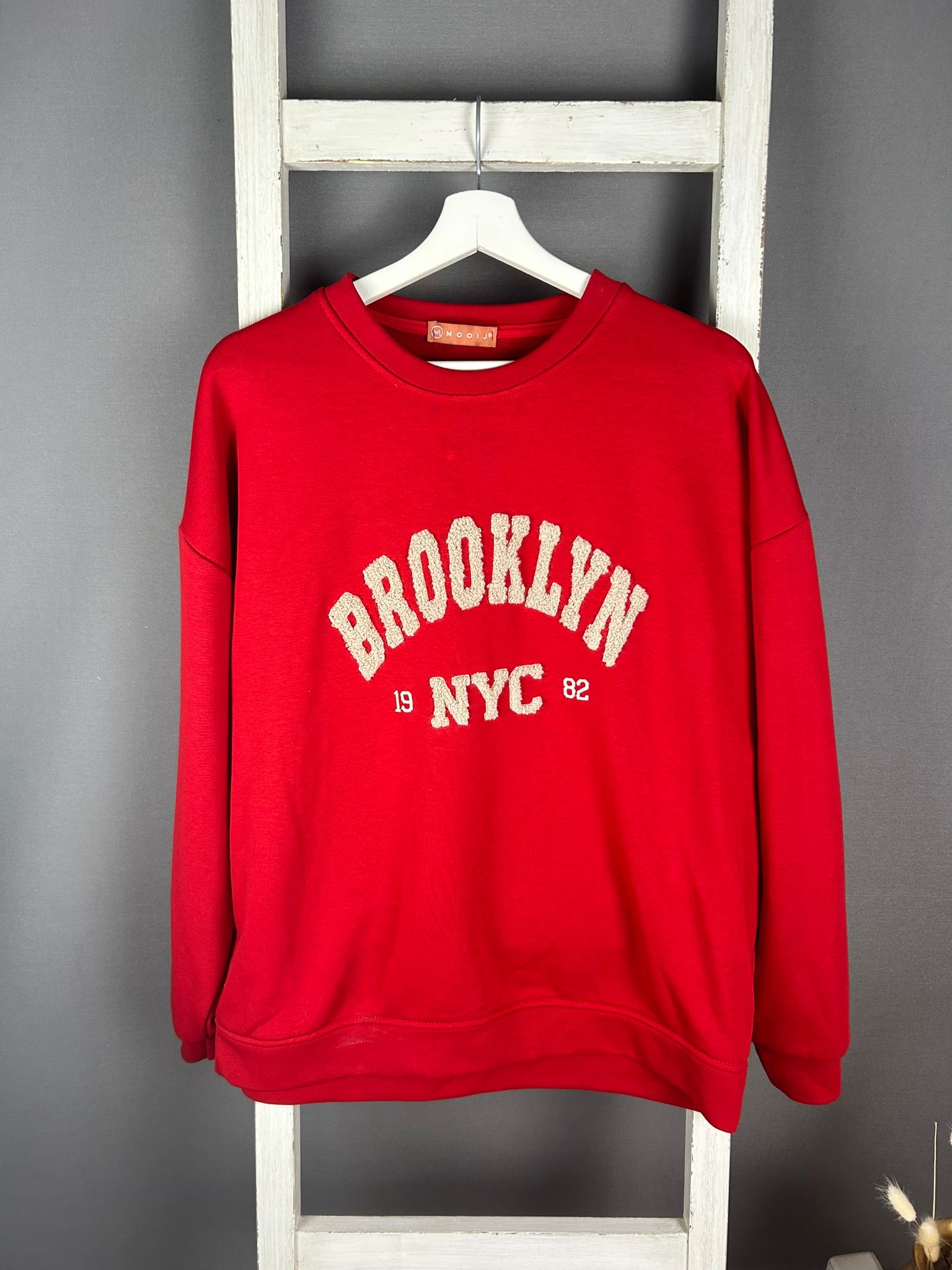 Sweater mit BROOKLYN Flokati Druck 1982