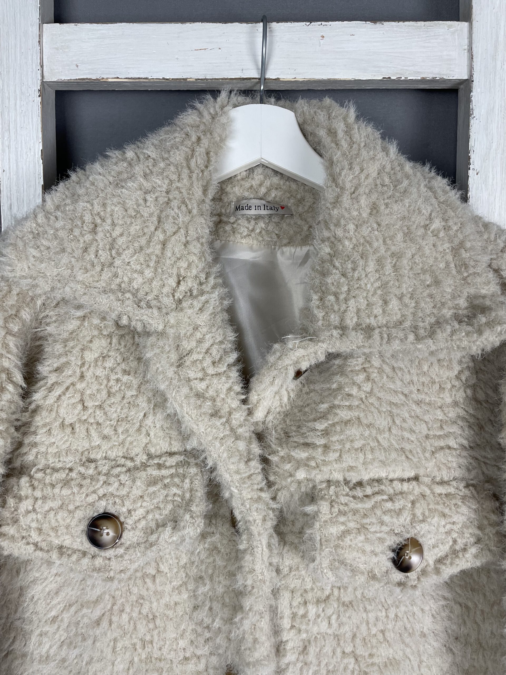 Teddy Jacke mit Brusttaschen und Kragen