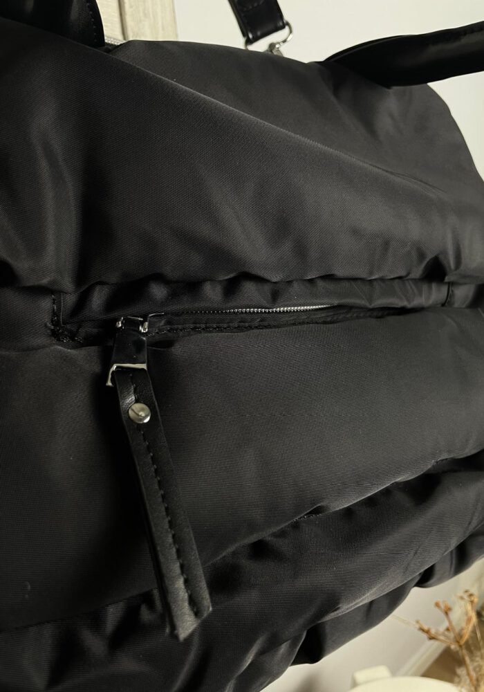 Kleinere Puffer Bag zum Umhängen mit vielen Taschen