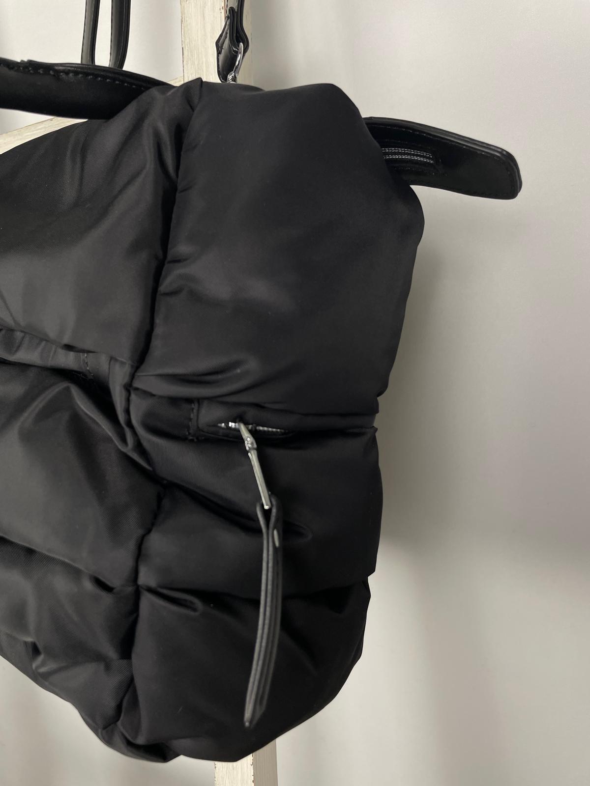 Kleinere Puffer Bag zum Umhängen mit vielen Taschen