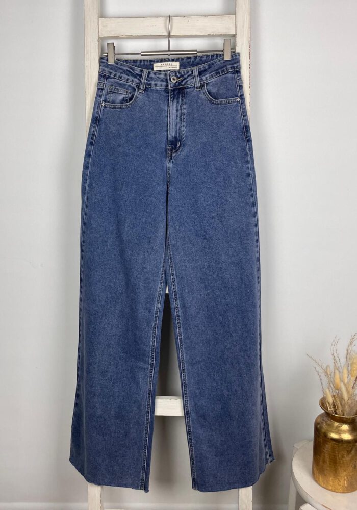 Straight Leg Jeans mit Raw Cut Saum