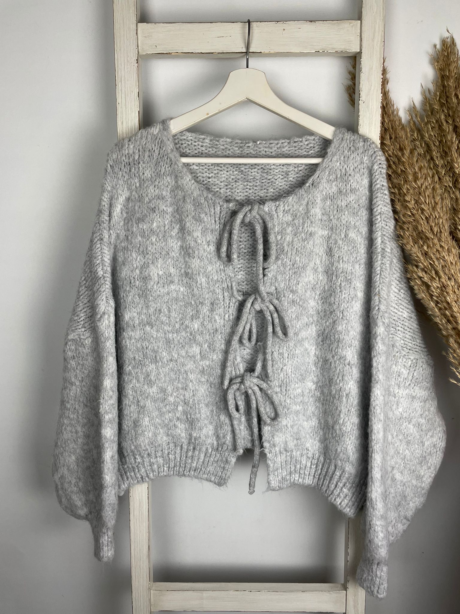 Langärmliger Cardigan mit Schleifen