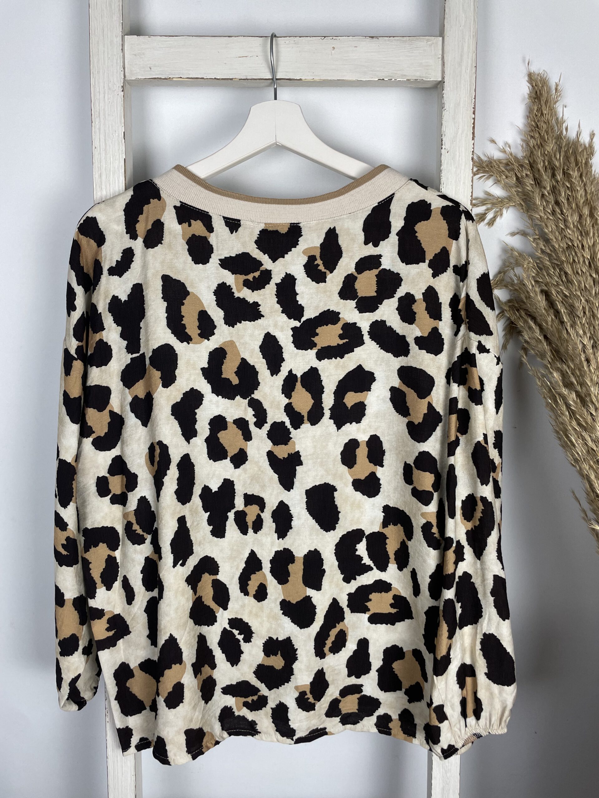 Blusenshirt mit Leo-Print