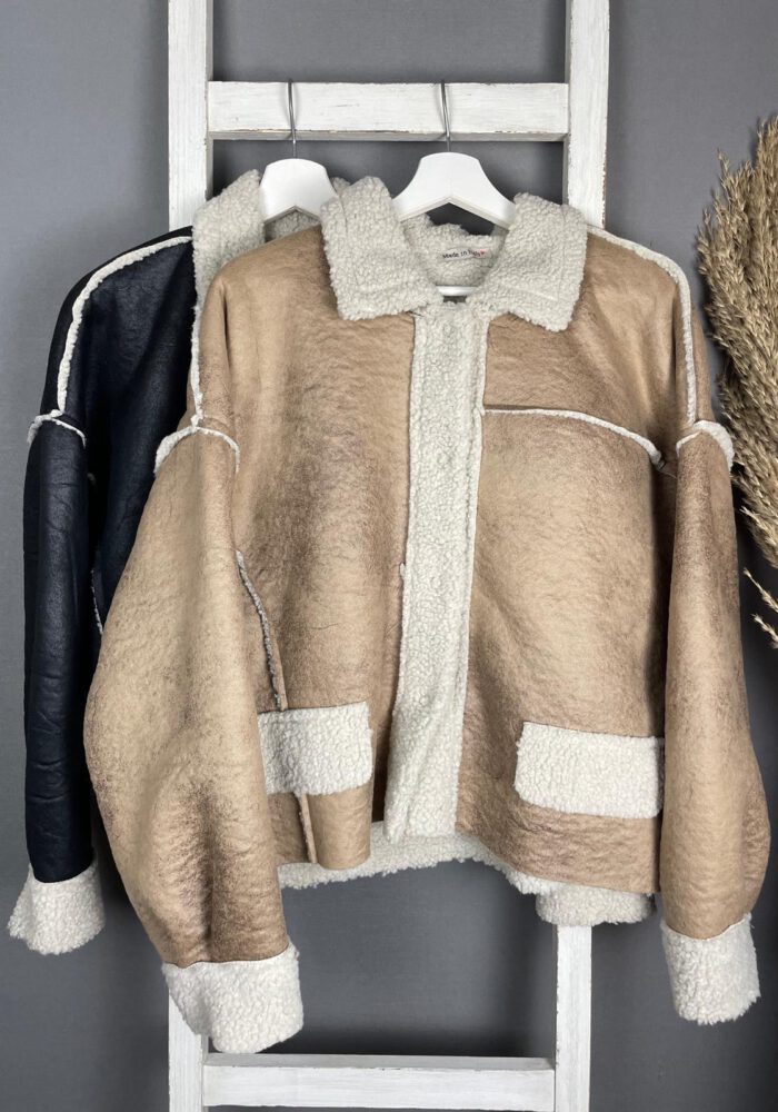 Kurze Jacke mit Teddy-Details