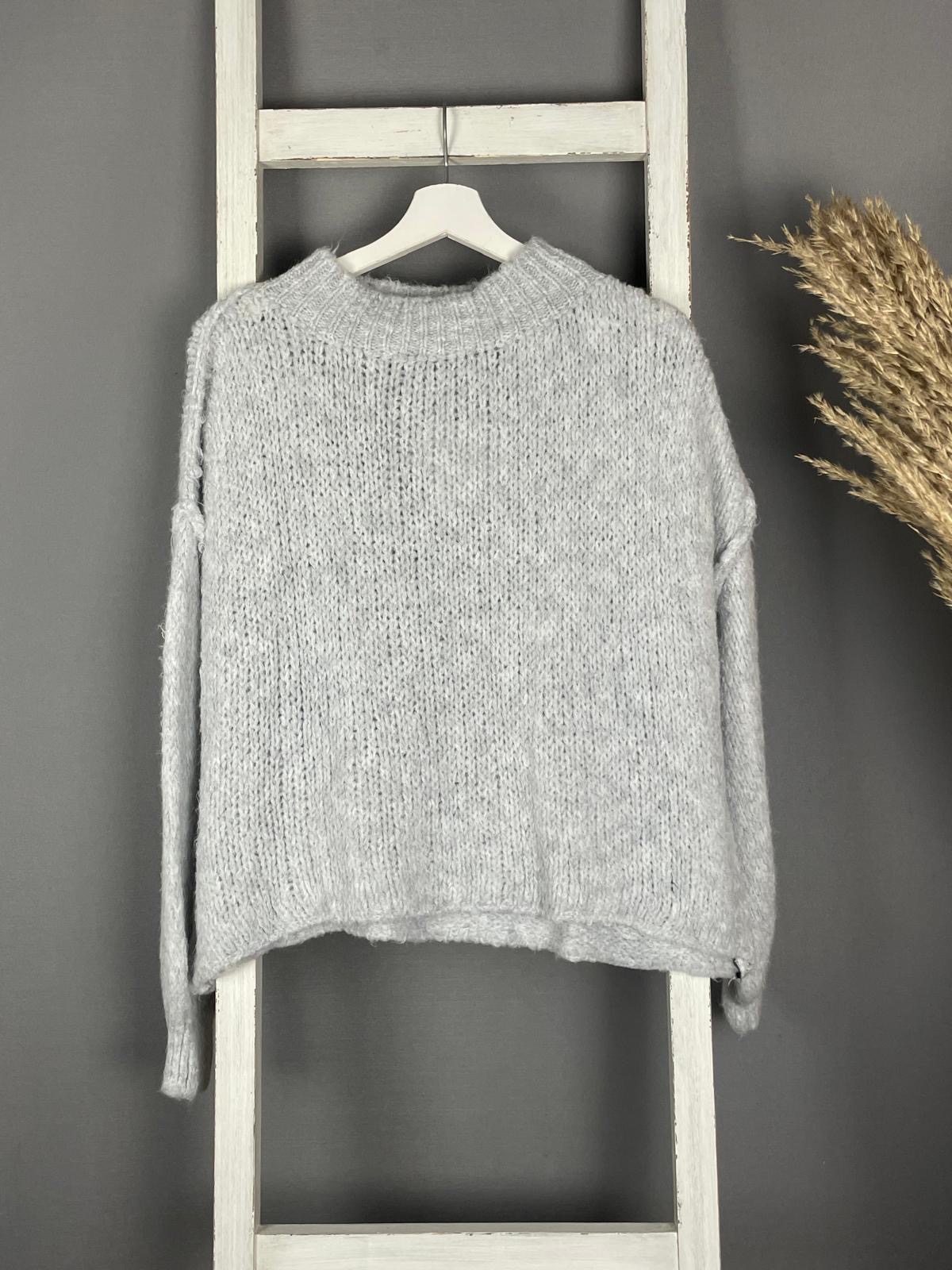 1Kurzer Turtleneck Pullover mit sichtbarer Naht