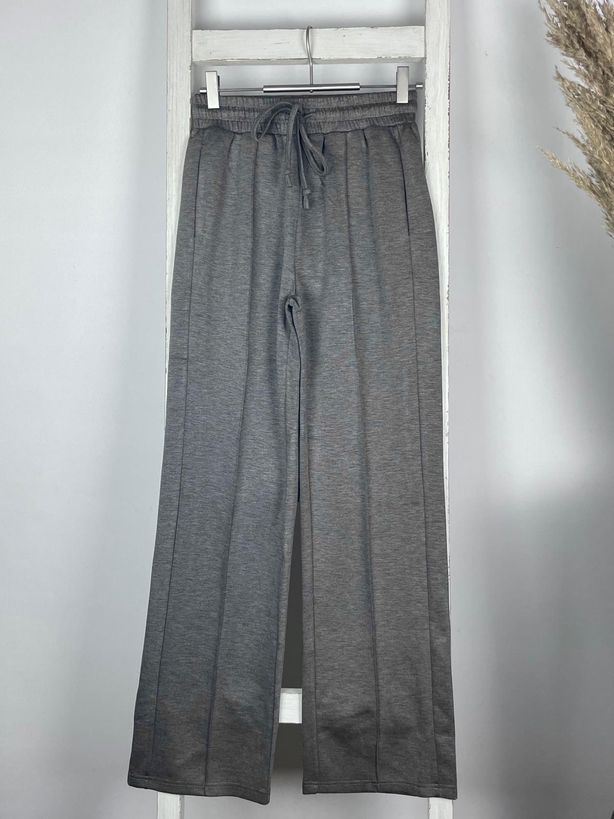 Wide Leg Joggpants mit vorderen Ziernaht