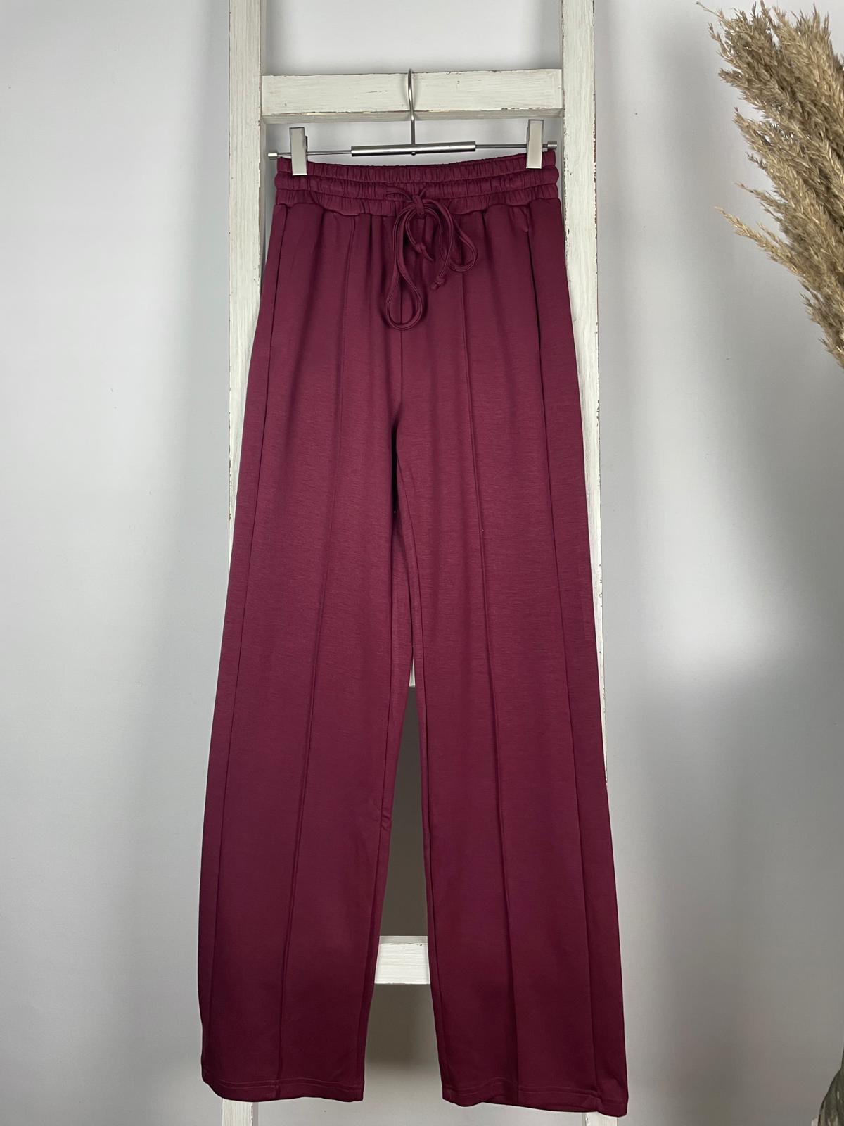 Wide Leg Joggpants mit vorderen Ziernaht