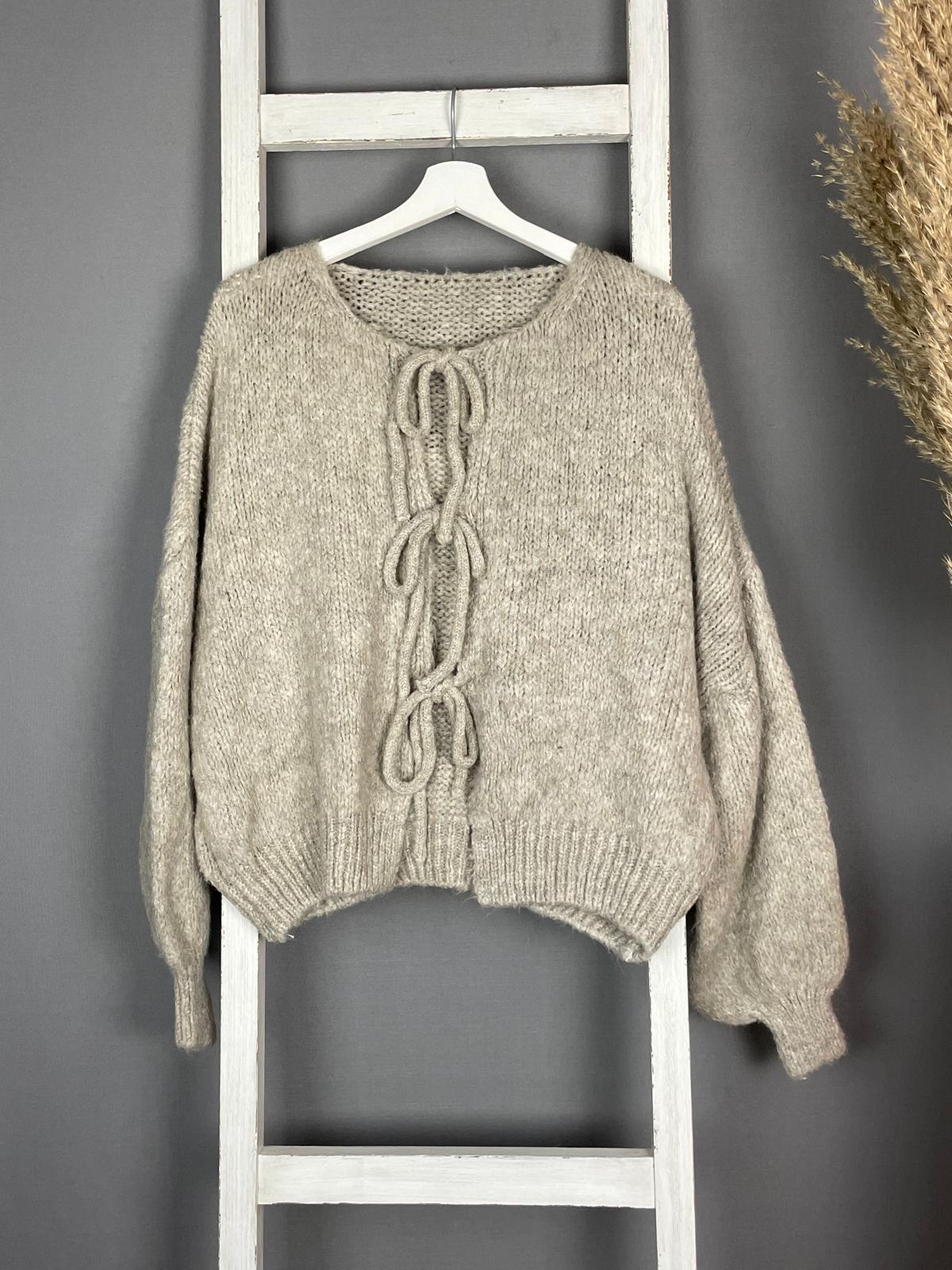 Langärmliger Cardigan mit Schleifen