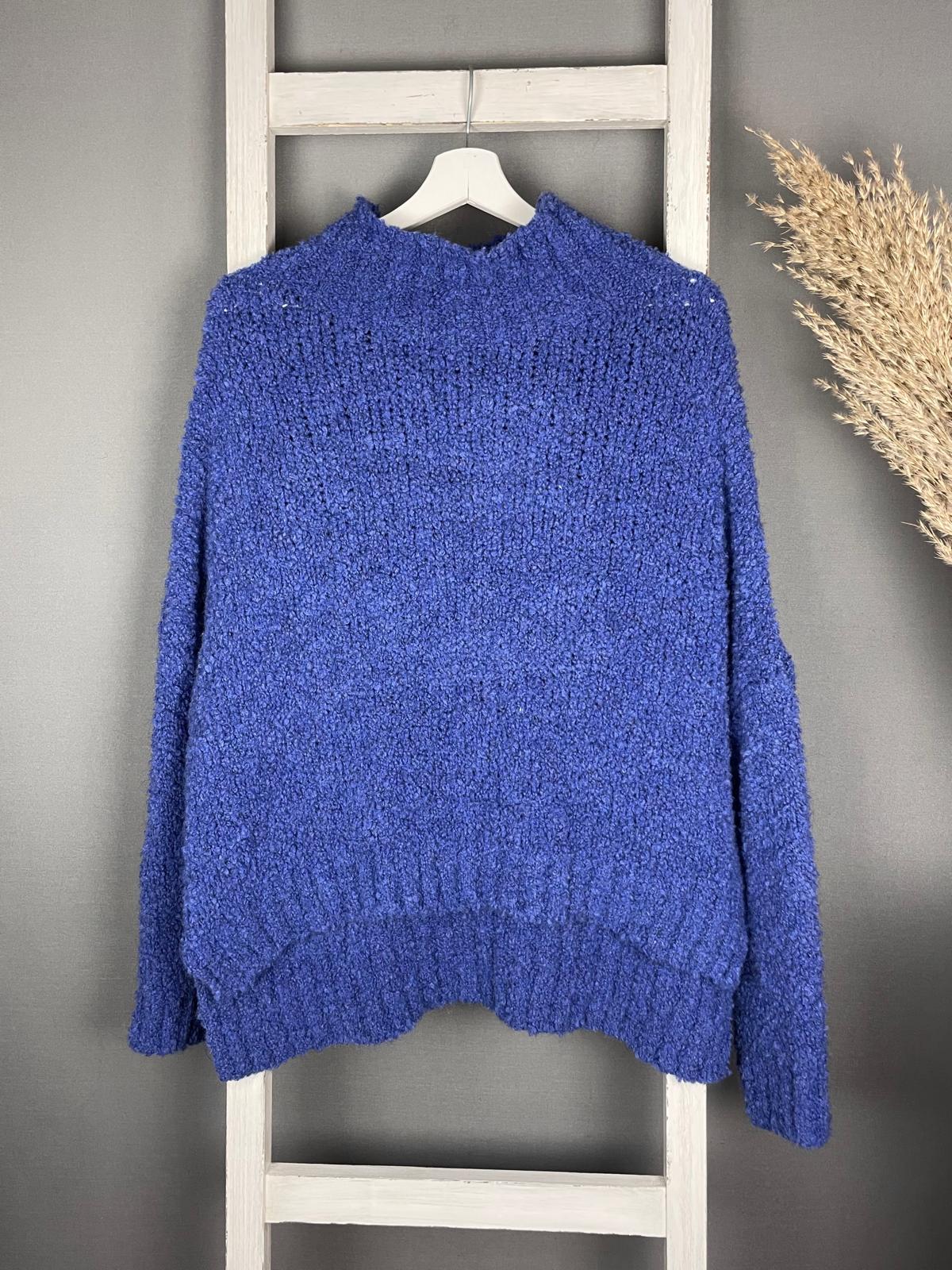 Knalliger Bouclé Pullover mit Turtleneck