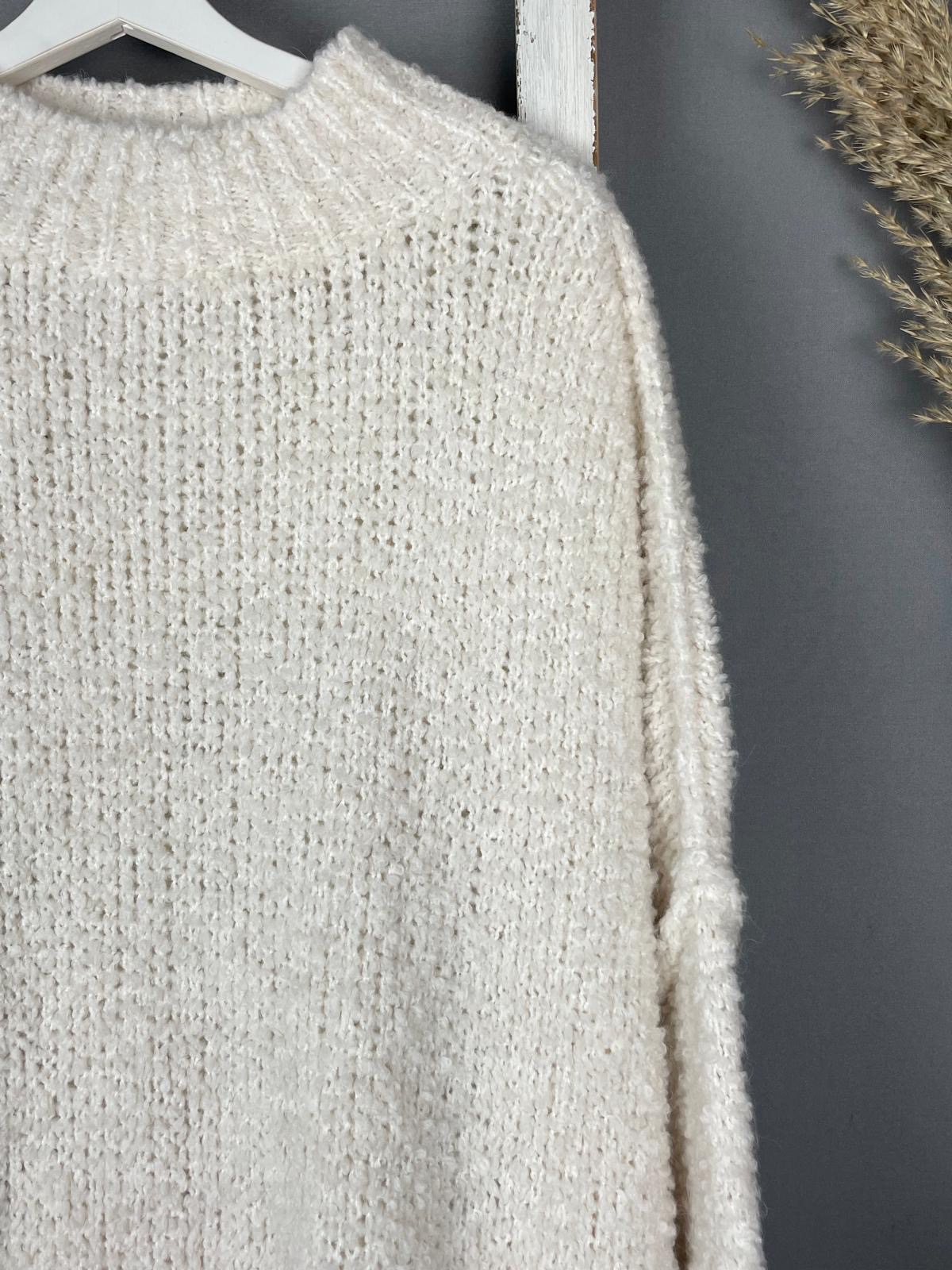 Bouclé Longpullover mit sichtbarer Schulternaht