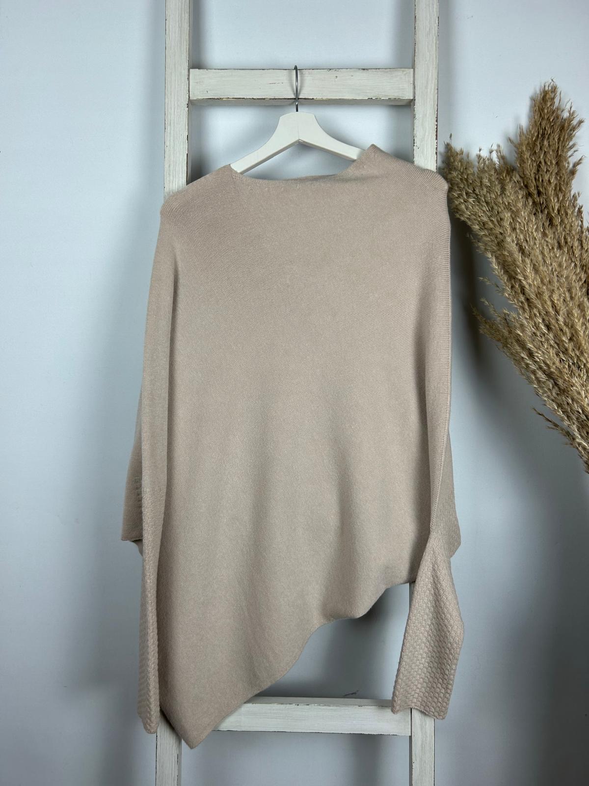 Asymmetrischer Pullover