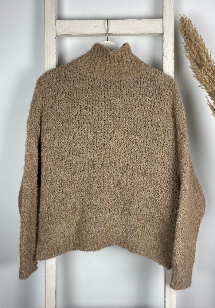 Bouclé Pullover mit Turtleneck