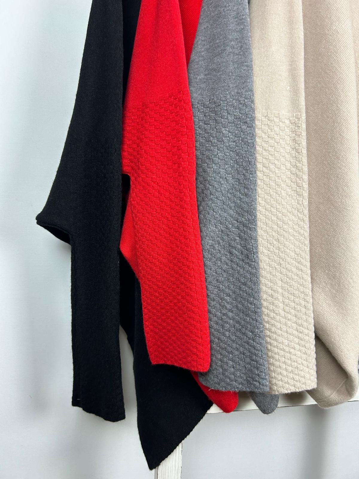 Asymmetrischer Pullover