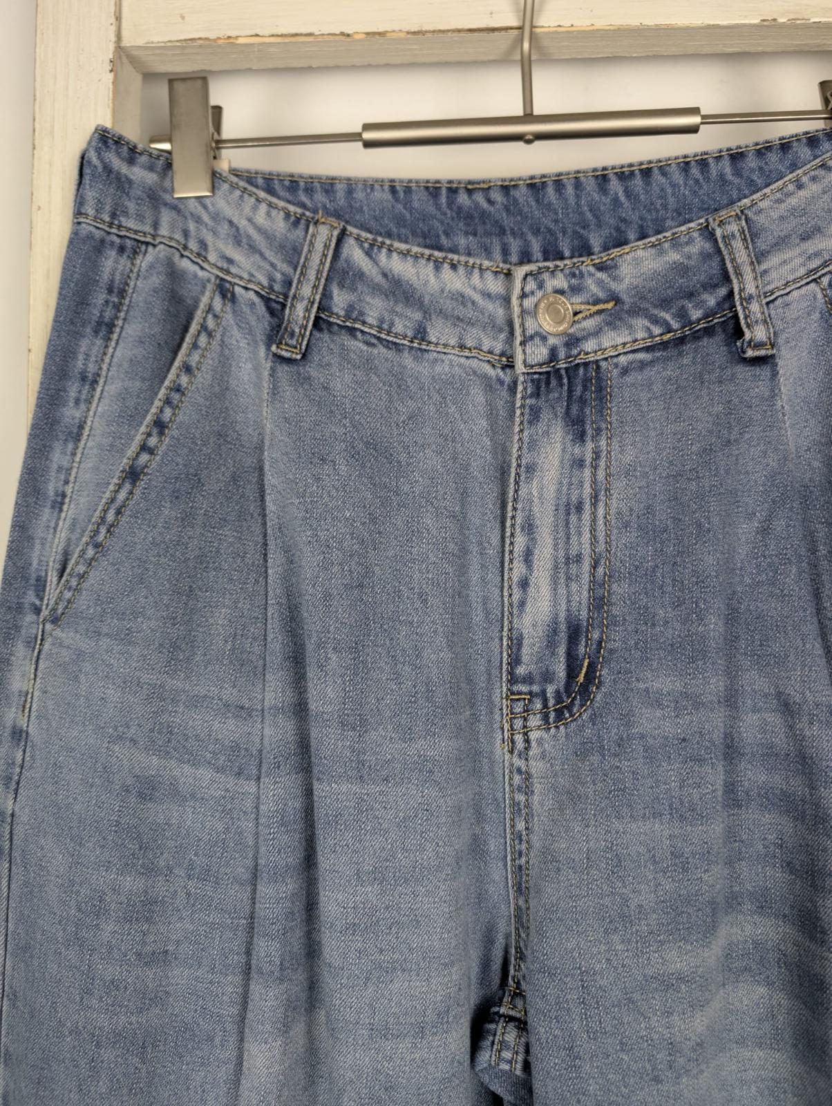 Wide Leg Barrel Jeans