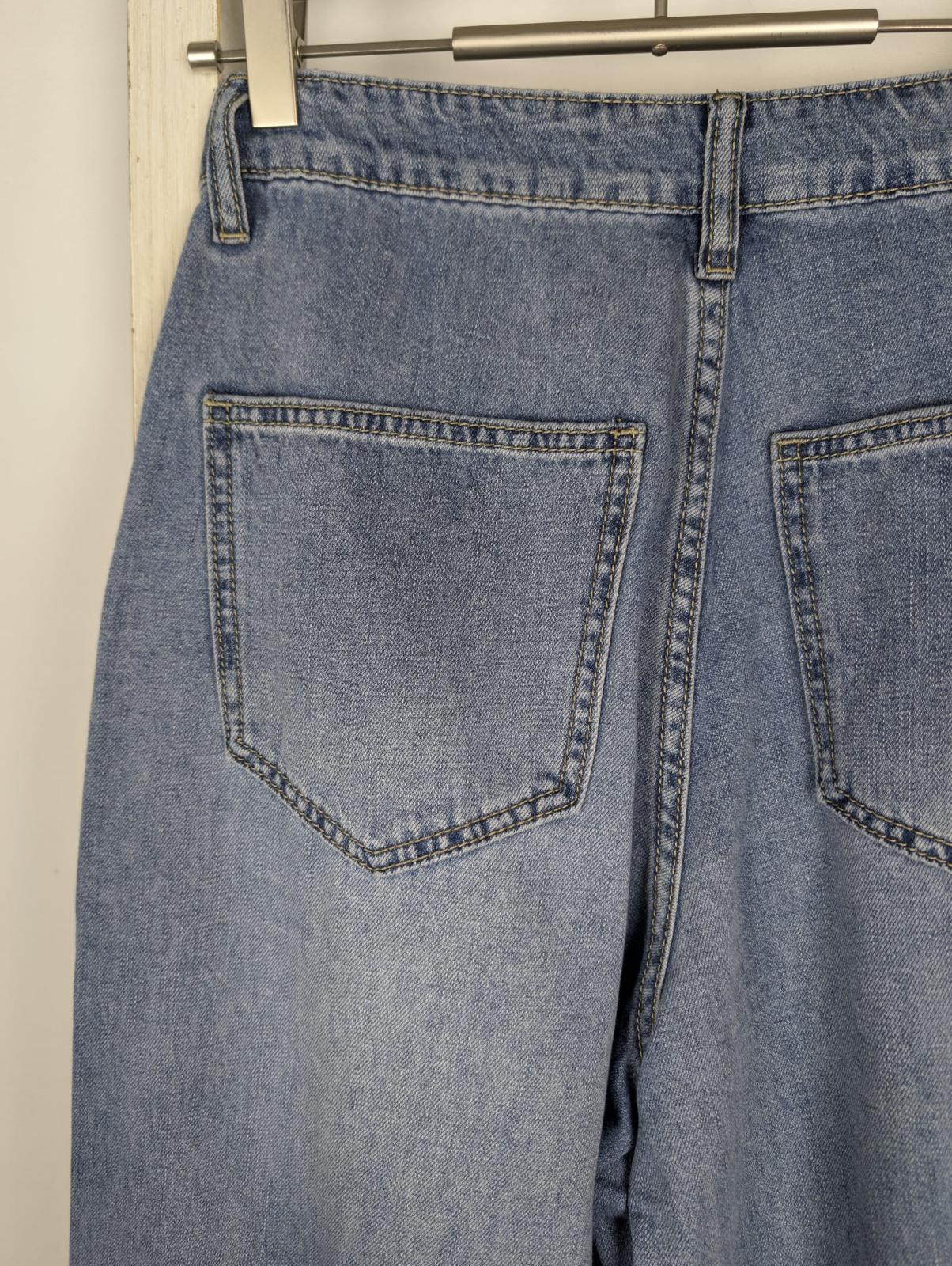 Wide Leg Barrel Jeans