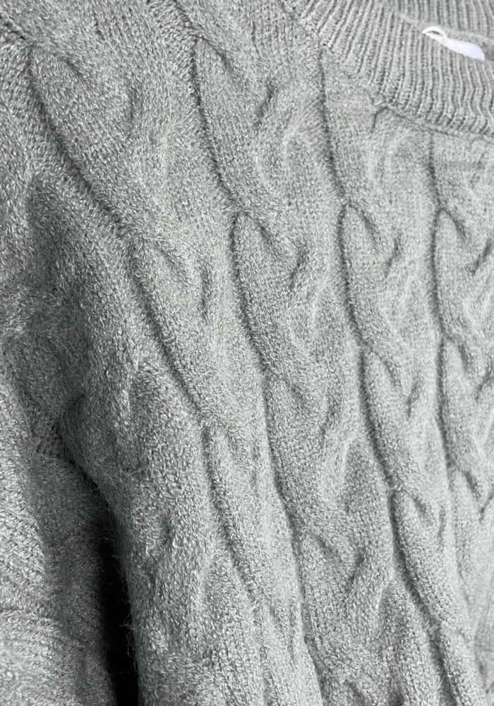 Crop-Pullover mit Zopfmuster