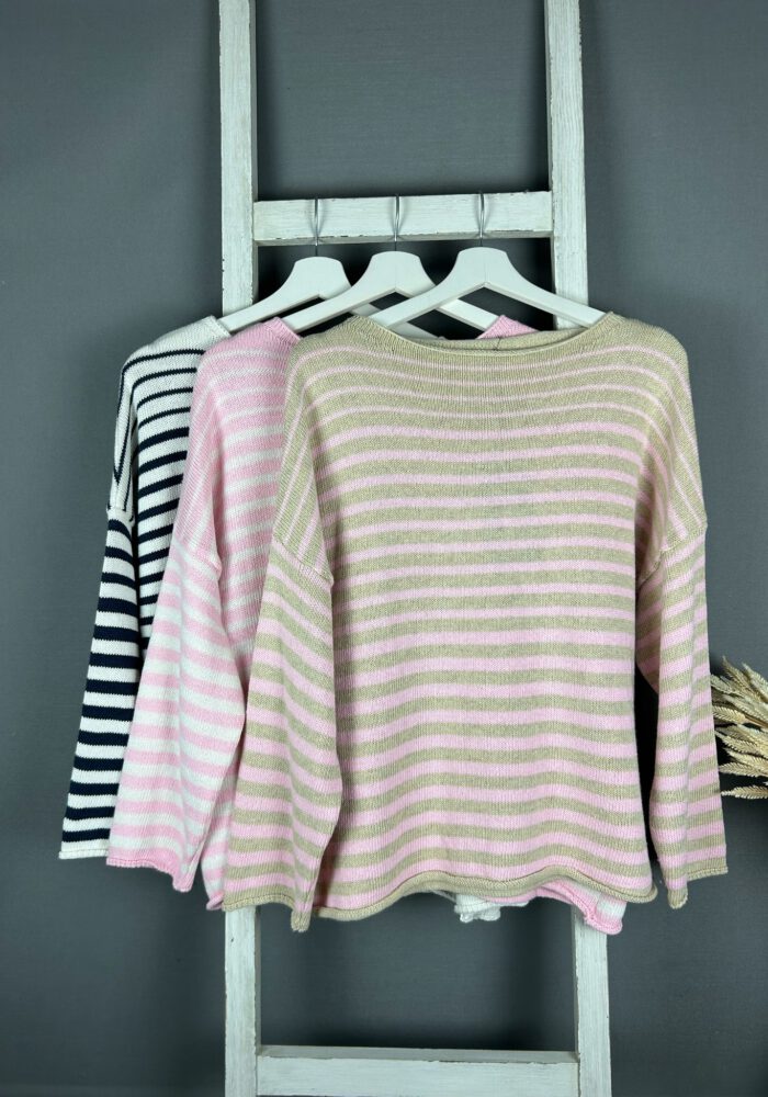 Gestreifter Pullover mit U-Boot Ausschnitt