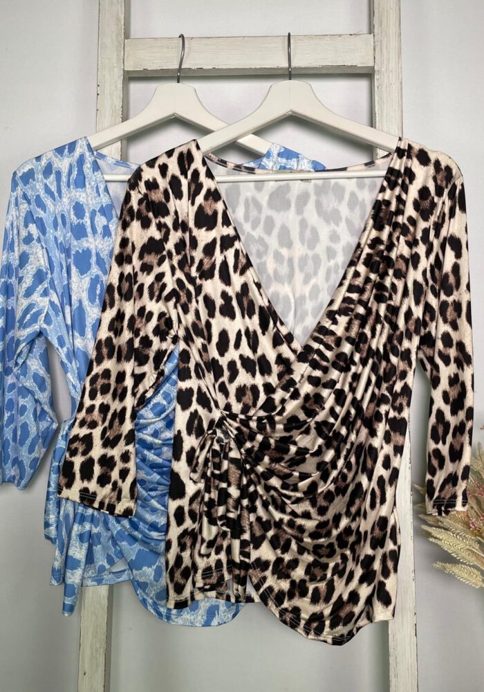 Wickelshirt mit Leo Muster