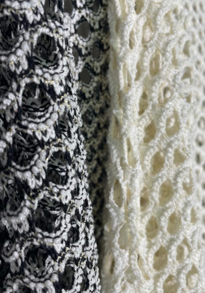 Oversize Lochoptik Pullover mit Lurexfaden