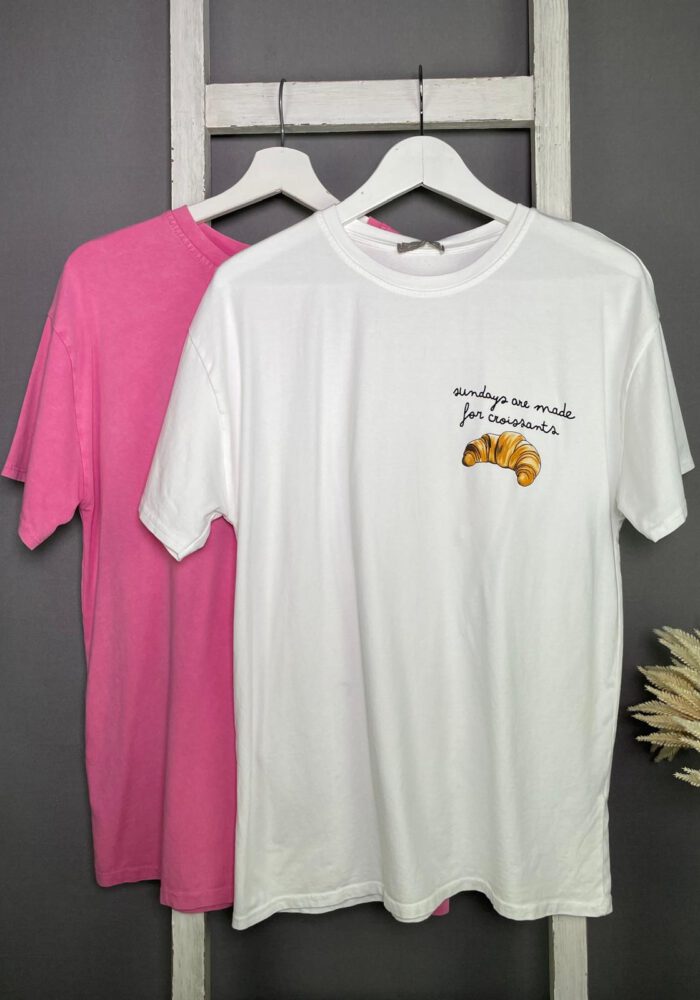 T-Shirt mit Croissant Print