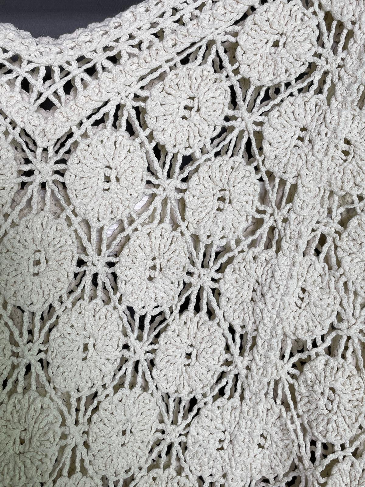 Häkelshirt mit Fledermausärmeln