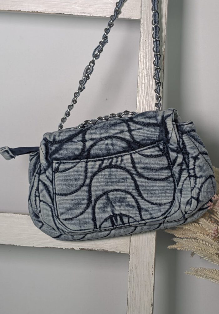 Denim Nano Bag mit Ketten-Umhängegurt