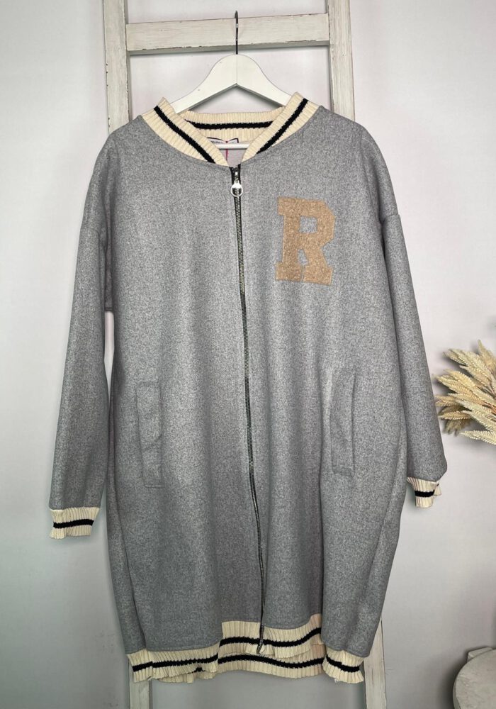 Lange College-Jacke mit Flokati Buchstabe