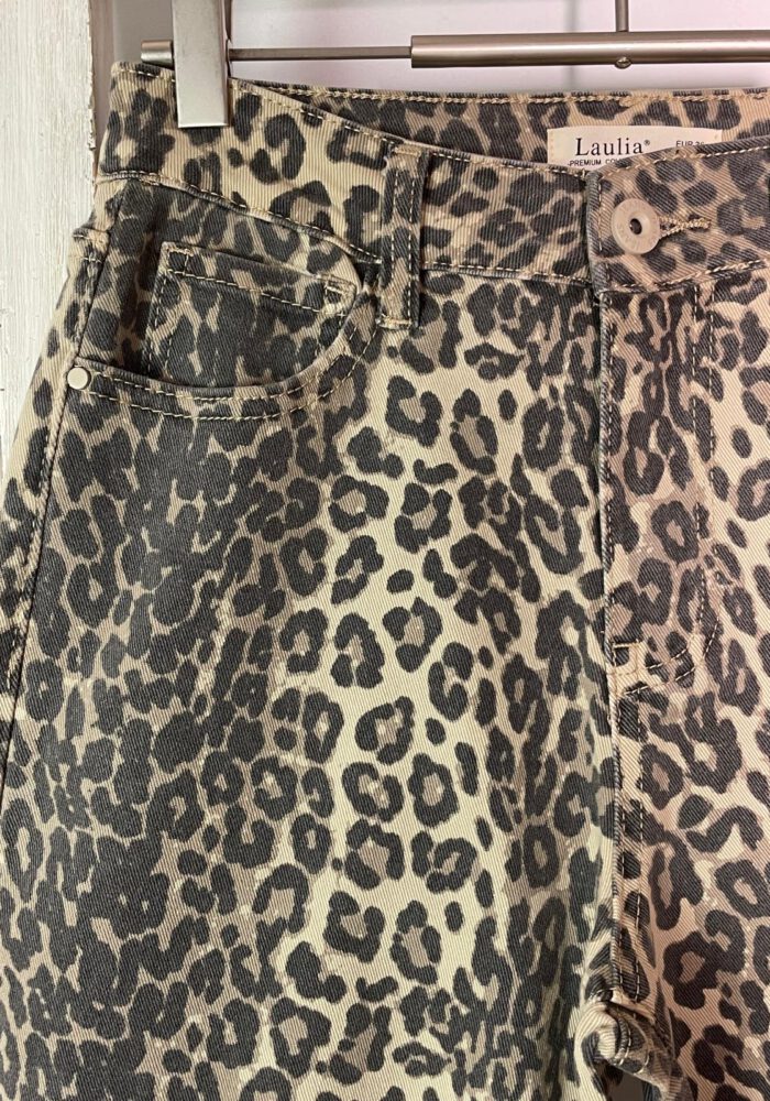 Straight Leo Jeans
