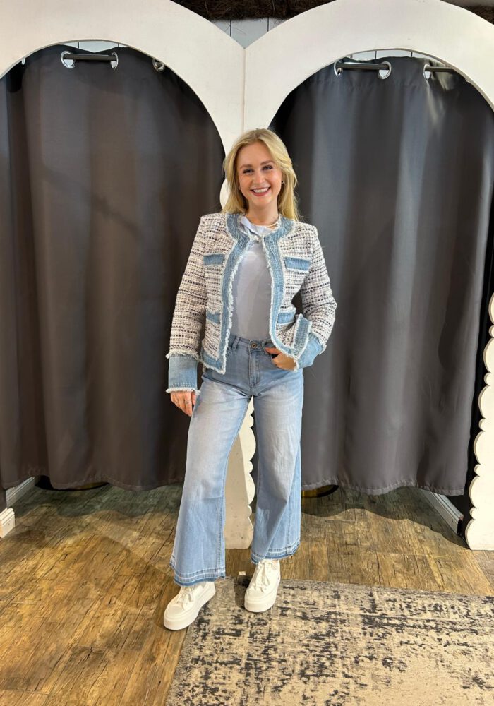 Barrel Jeans mit Fransensaum