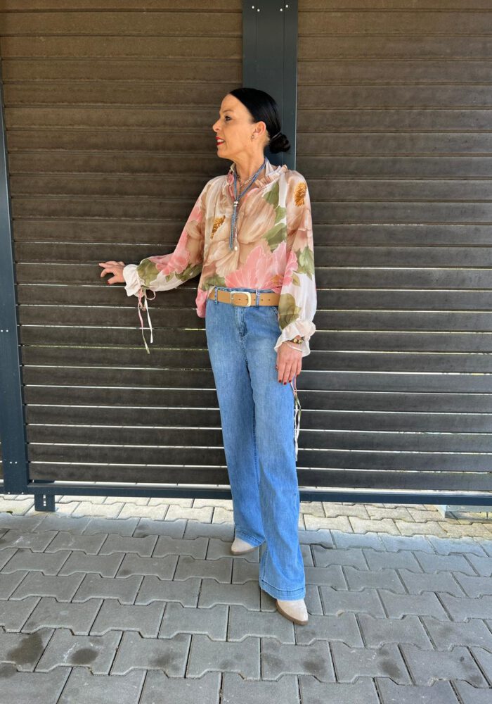 Wide Leg Jeans mit Wrap Verschluss